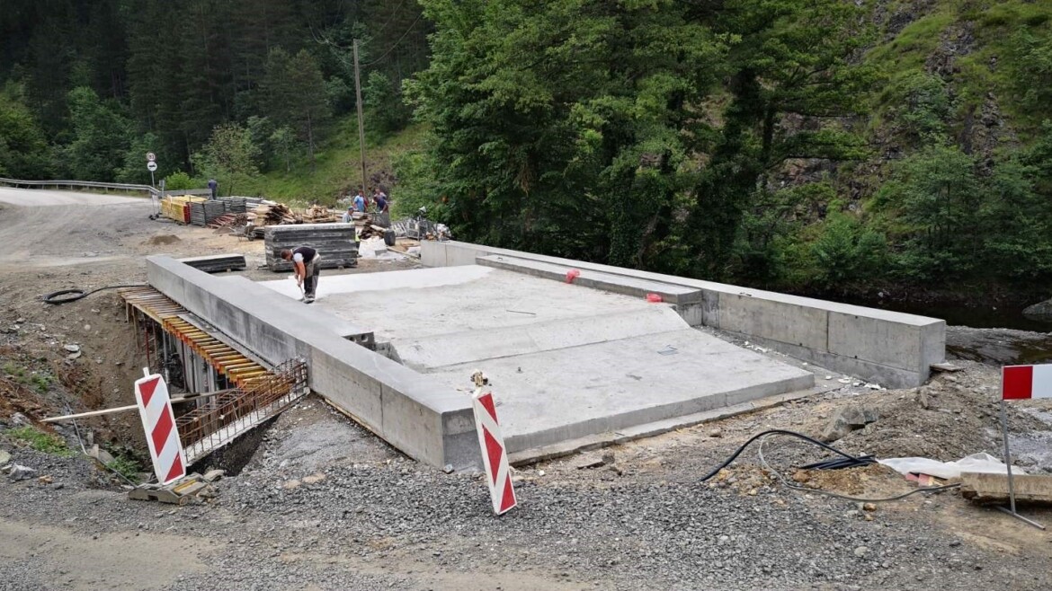 Construction of the bridge in Gornja Šnjegotina, Teslić